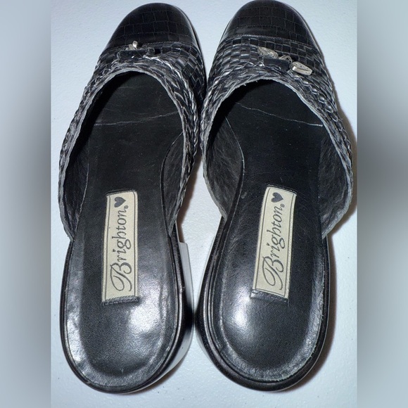 BRIGHTON Franki Croc Alligator Embossed Woven Leather Charm Slip On Clogs 9 M - Picture 6 of 9